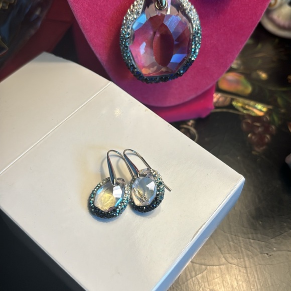 Hot Authentic Swarovski Glam Collar Necklace in ombré Blue.$1200 +$260 earrings - Picture 11 of 15